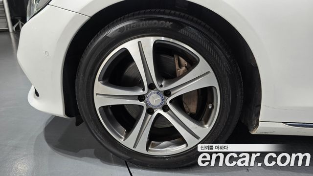 Mercedes-Benz E-Class 2017 — photo 5