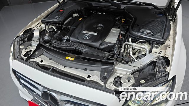 Mercedes-Benz E-Class 2017 — photo 6