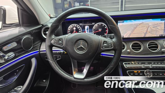 Mercedes-Benz E-Class 2017 — photo 13