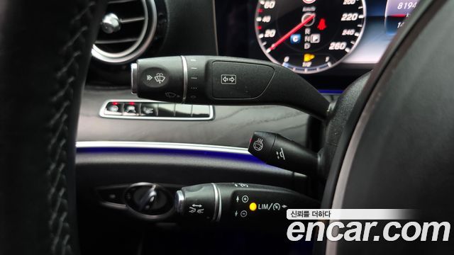 Mercedes-Benz E-Class 2017 — photo 16