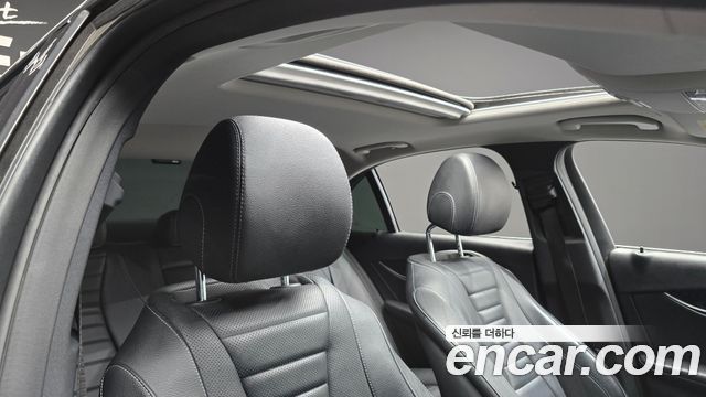 Mercedes-Benz E-Class 2017 — photo 19