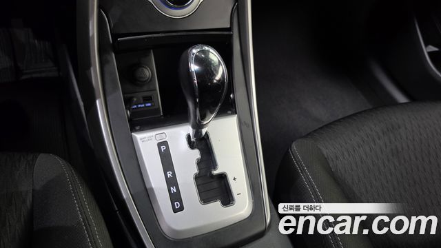 Hyundai AVANTE 2012 — photo 12