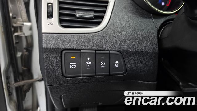 Hyundai AVANTE 2012 — photo 24