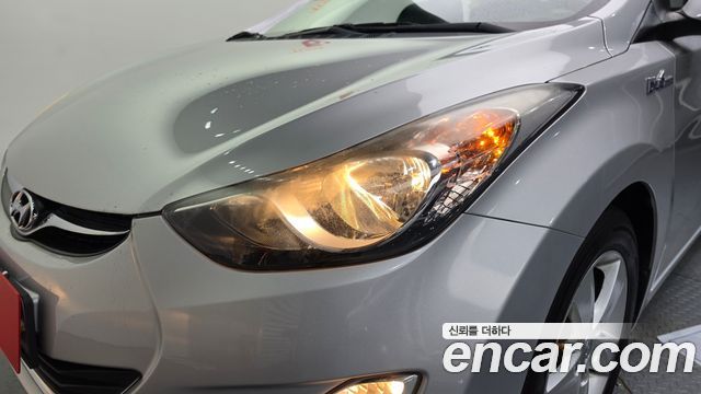 Hyundai AVANTE 2012 — photo 8
