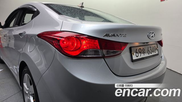 Hyundai AVANTE 2012 — photo 9