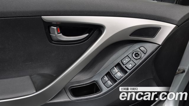 Hyundai AVANTE 2012 — photo 30