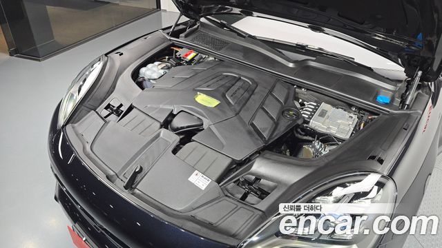 Porsche Cayenne 2021 — photo 6