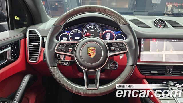 Porsche Cayenne 2021 — photo 19