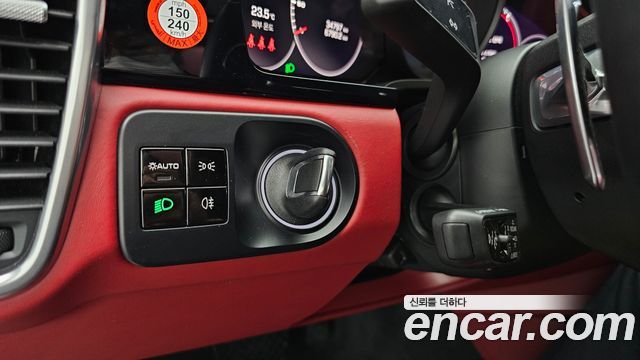 Porsche Cayenne 2021 — photo 20