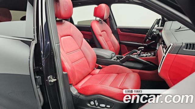 Porsche Cayenne 2021 — photo 16