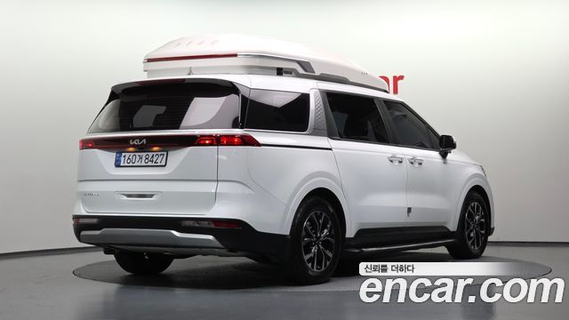 Kia Canival 2023 — photo 2