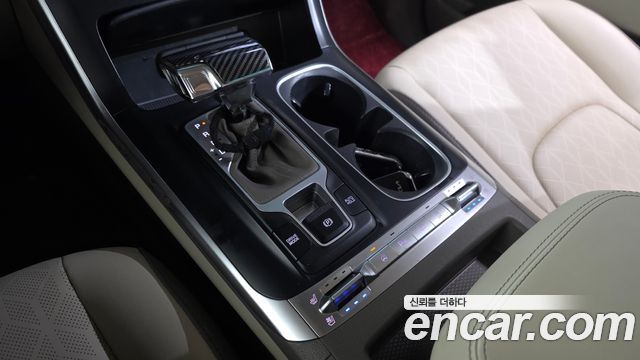 Kia Canival 2023 — photo 12