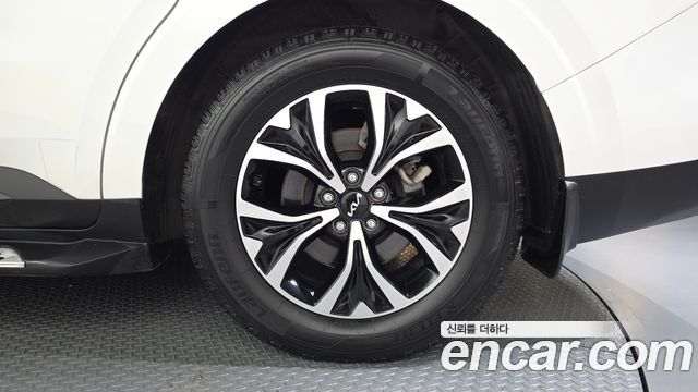 Kia Canival 2023 — photo 7