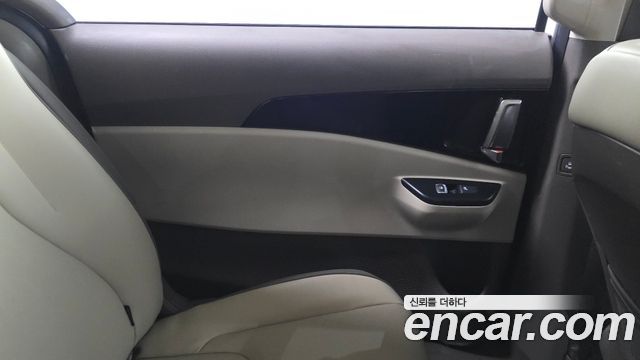 Kia Canival 2023 — photo 15