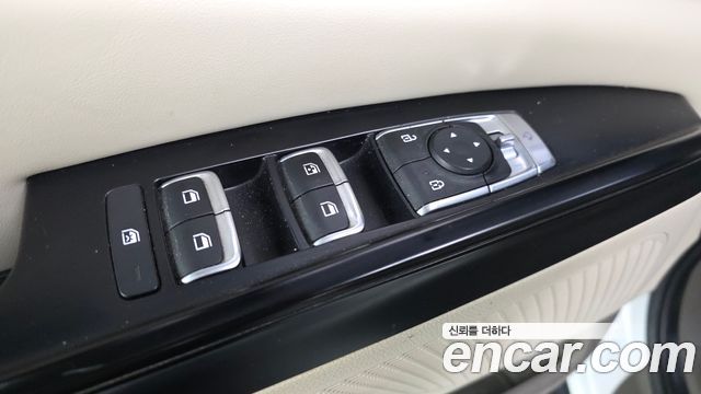 Kia Canival 2023 — photo 28