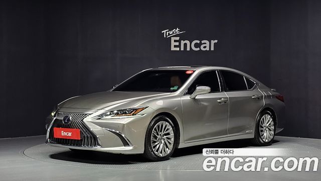 Lexus ES 2021 — photo 1