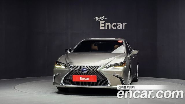 Lexus ES 2021 — photo 3