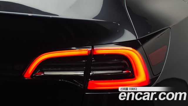 Tesla Model Y 2024 — photo 9