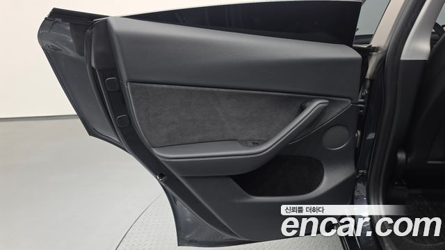 Tesla Model Y 2024 — photo 15
