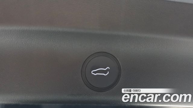 Tesla Model Y 2024 — photo 31
