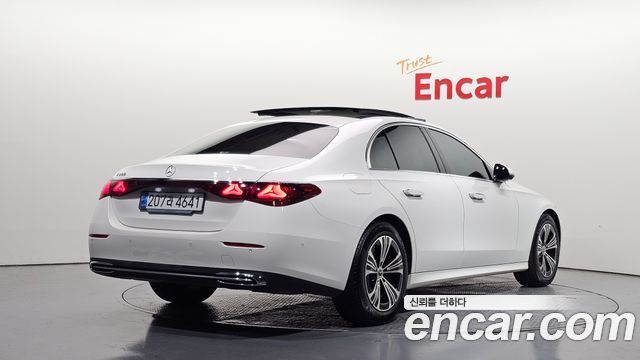 Mercedes-Benz E-Class 2024 — photo 2