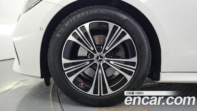 Mercedes-Benz E-Class 2024 — photo 5