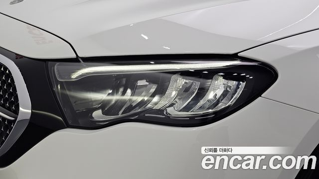 Mercedes-Benz E-Class 2024 — photo 8