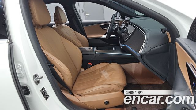 Mercedes-Benz E-Class 2024 — photo 16