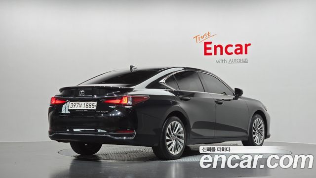 Lexus ES 2023 — photo 2