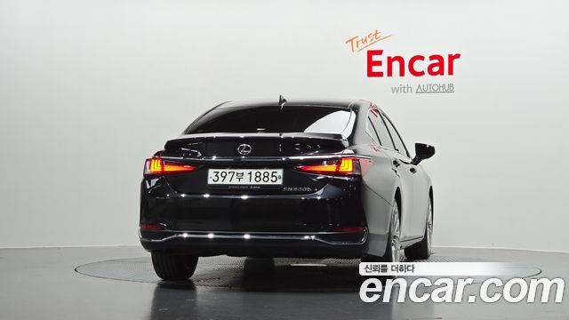 Lexus ES 2023 — photo 4