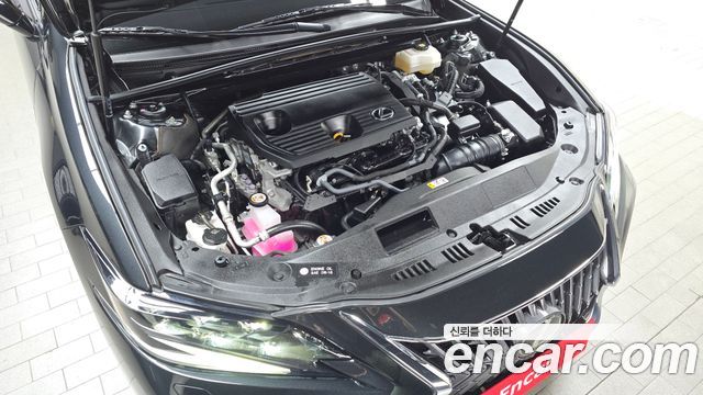 Lexus ES 2023 — photo 6