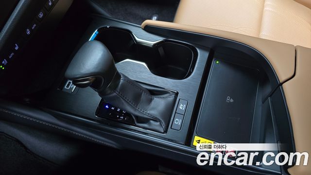 Lexus ES 2023 — photo 12