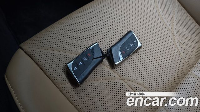 Lexus ES 2023 — photo 24