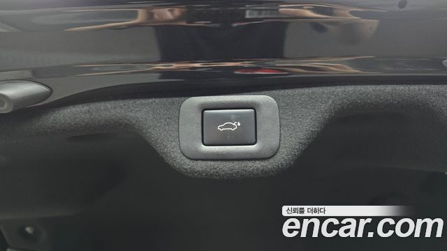 Lexus ES 2023 — photo 32