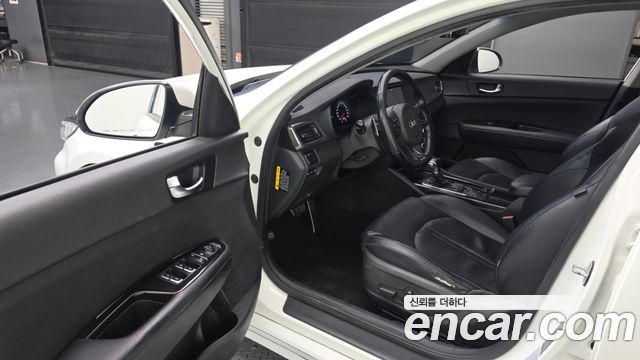 Kia K5 2016 — photo 10
