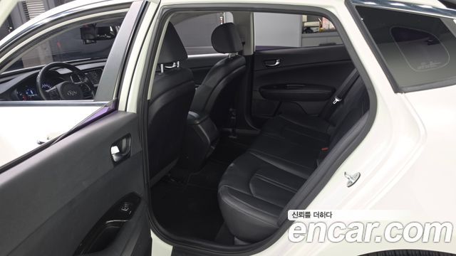 Kia K5 2016 — photo 11