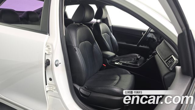 Kia K5 2016 — photo 12