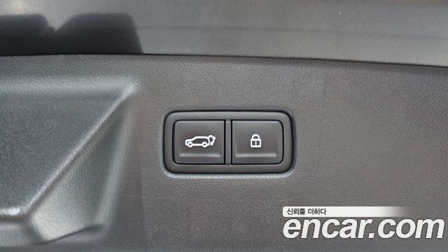 Hyundai Santafe 2025 — photo 36