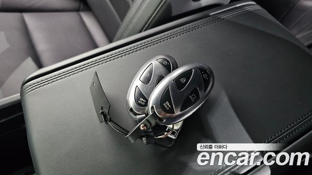 Hyundai Santafe 2025 — photo 37