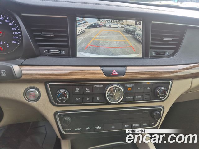 Kia K7 2016 — photo 13