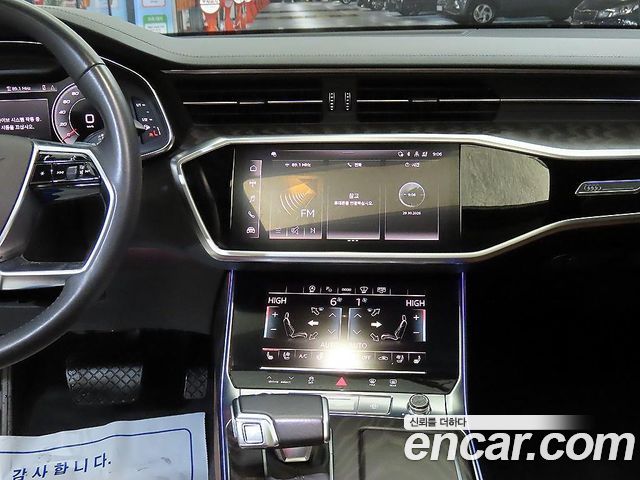 Audi A6 2021 — photo 11