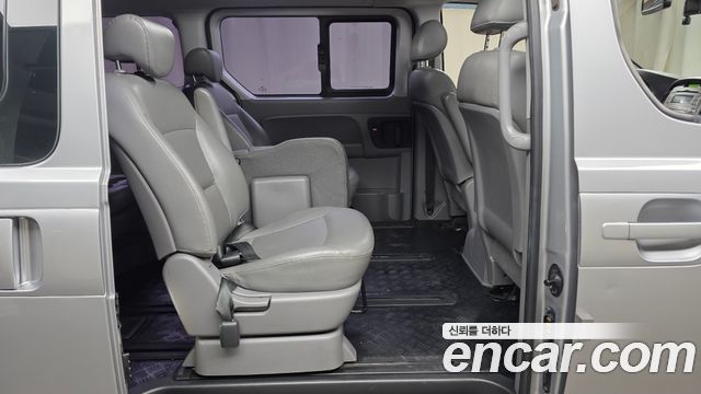 Hyundai Starex 2014 — photo 17