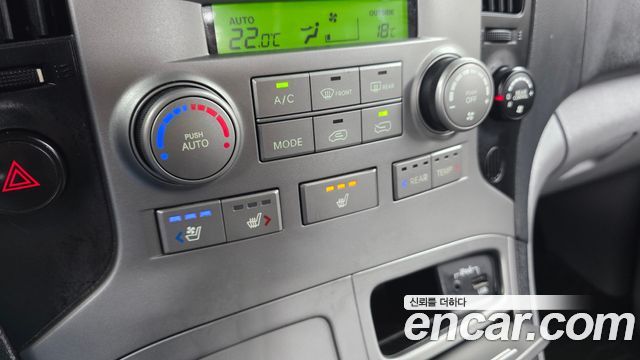Hyundai Starex 2014 — photo 24