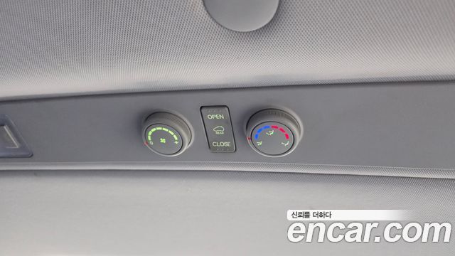 Hyundai Starex 2014 — photo 31