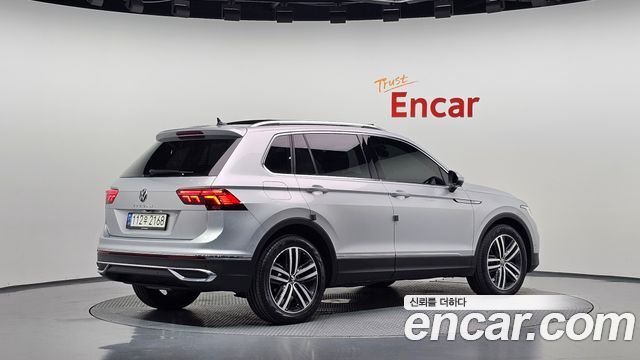 Volkswagen Tiguan 2022 — photo 2