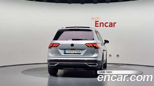 Volkswagen Tiguan 2022 — photo 4