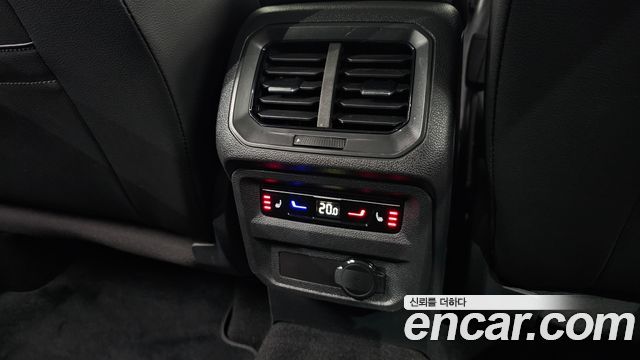 Volkswagen Tiguan 2022 — photo 25