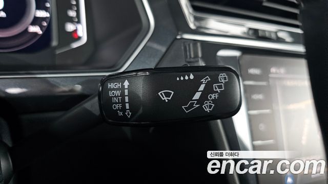 Volkswagen Tiguan 2022 — photo 33