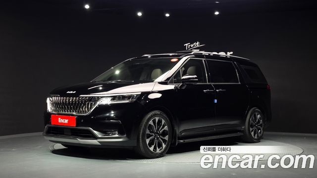 Kia Canival 2023 — photo 1