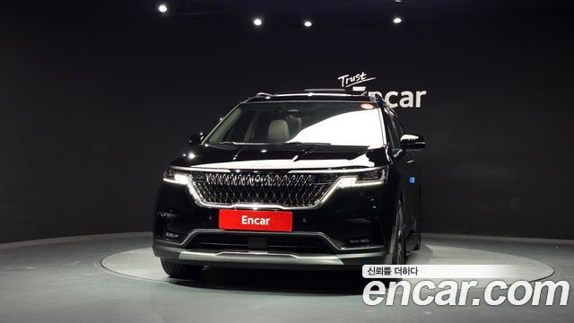 Kia Canival 2023 — photo 3